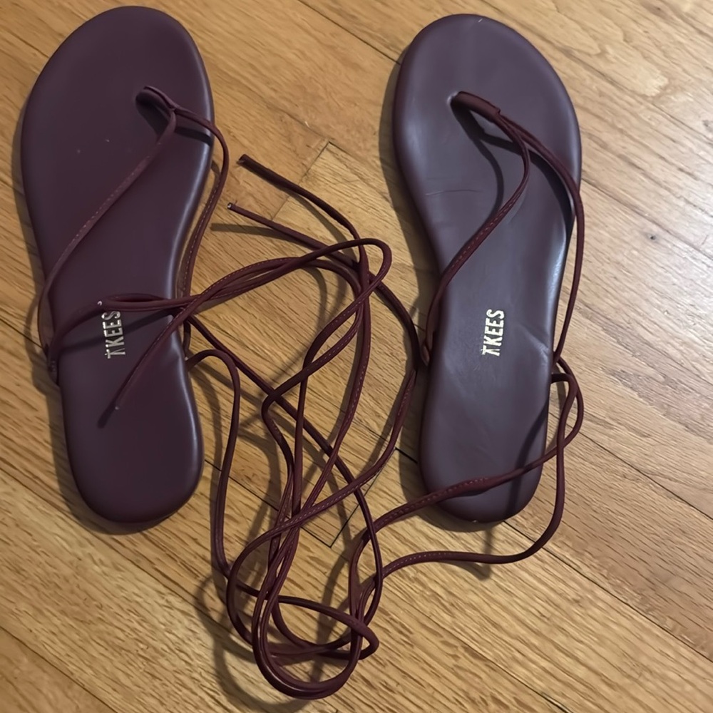 T'kees flip flops with ankle strap